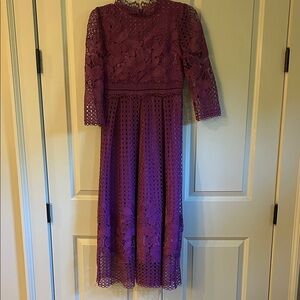 Chic Purple Lace Midi Dress